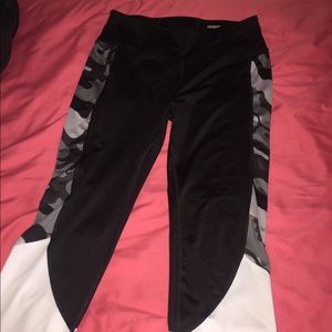 Athletic leggings